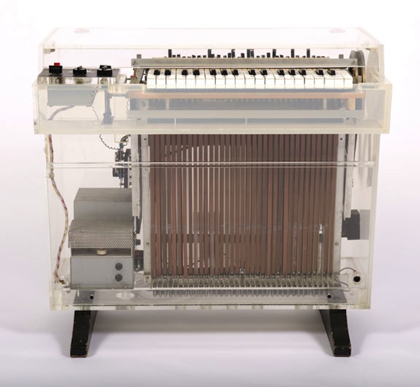 Mellotron with magnetic tape